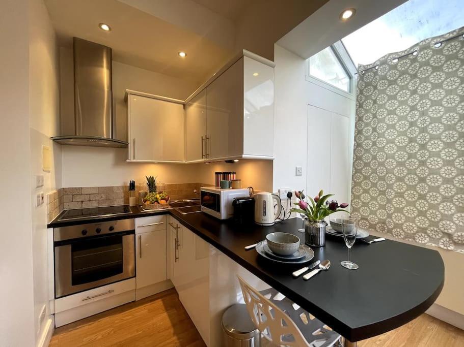 Cute&Cozy Studio Apt In Barons Court Londres Exterior foto