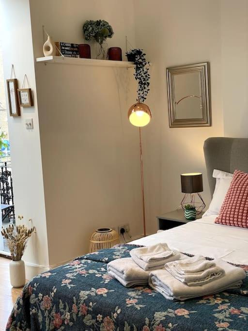 Cute&Cozy Studio Apt In Barons Court Londres Exterior foto