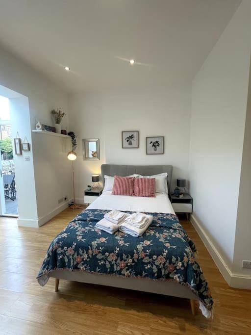 Cute&Cozy Studio Apt In Barons Court Londres Exterior foto